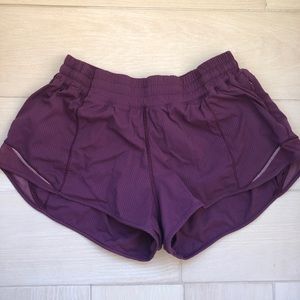 Hotty hot short 2.5” NWOT